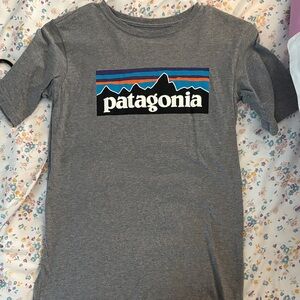 Patagonia Kids Gray Tee with Multicolor Mountain Logo